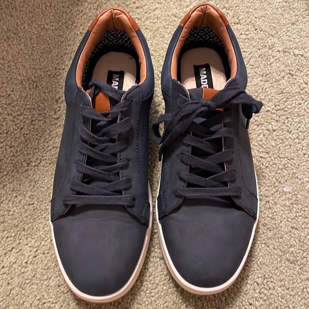Madden mens sz 7 navy casual sneakers